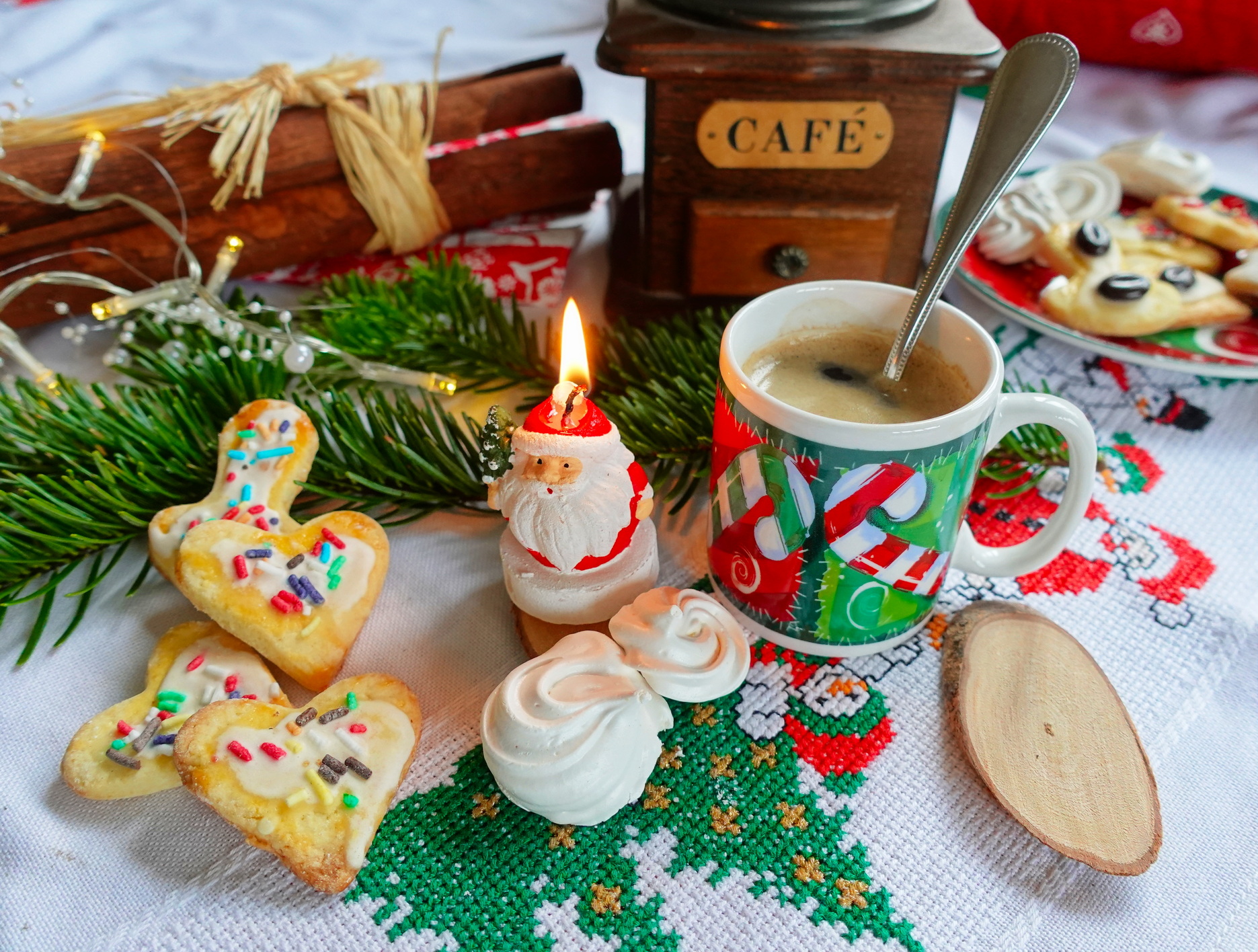 BREDELE BOUGIE PERE NOEL GATEAU CANNELLE CAFE 1 | La Pommeraie Petits gâteaux de noël (Bredeles) de Dolfi ! 6